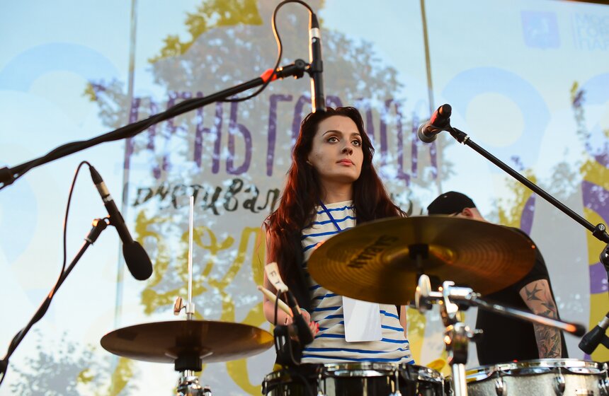 В День города в саду "Эрмитаж" прошел фестиваль "Большие гости" 4 фото