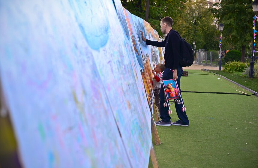 В День города в саду "Эрмитаж" прошел фестиваль "Большие гости" 6 фото