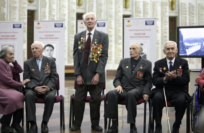 В Музее ВОВ чествовали героев Советского Союза 7 фото