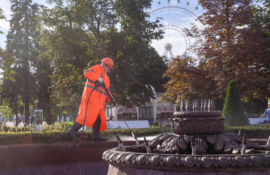 Сезон работы фонтанов завершился в Москве 18 фото