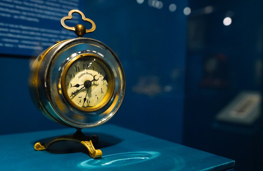 Выставка "Тайна идущего времени" открылась в музее-заповеднике "Коломенское" 21 фото