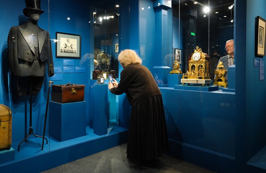 Выставка "Тайна идущего времени" открылась в музее-заповеднике "Коломенское" 24 фото