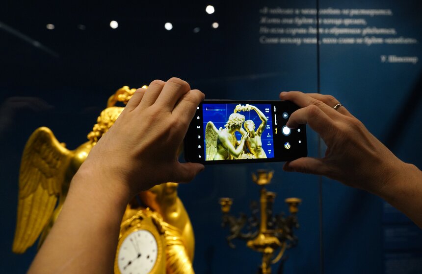 Выставка "Тайна идущего времени" открылась в музее-заповеднике "Коломенское" 7 фото