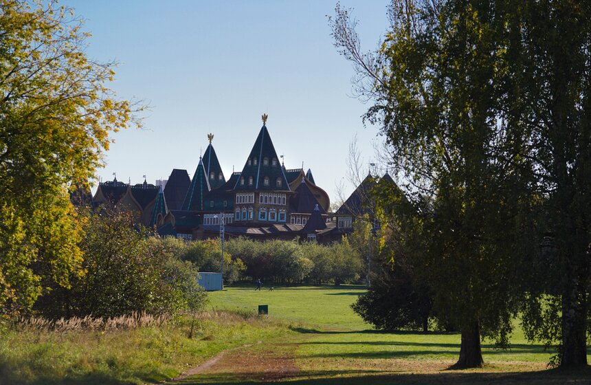 Выставка "Тайна идущего времени" открылась в музее-заповеднике "Коломенское" 1 фото