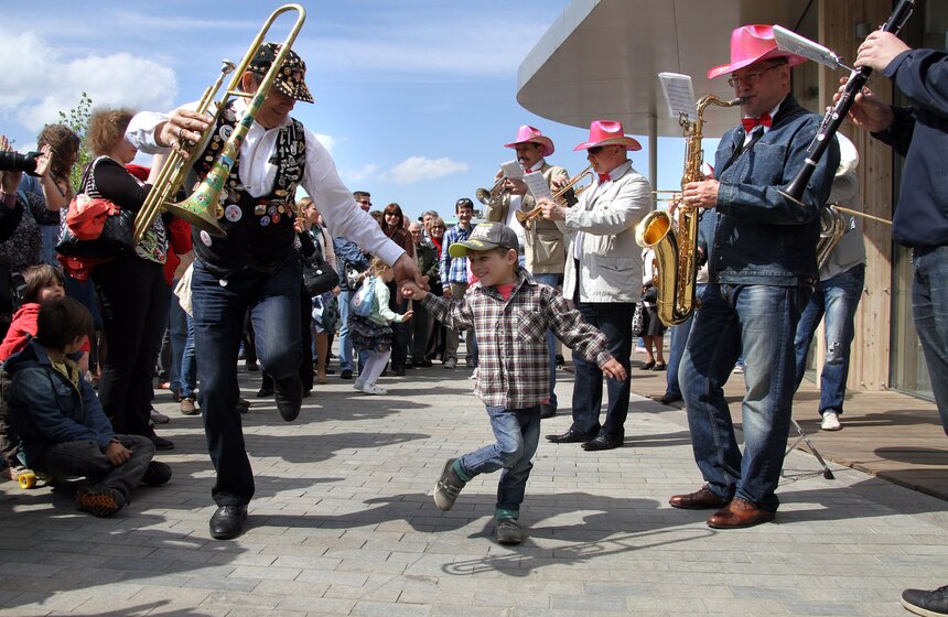 В столице прошел Международный фестиваль шагающих оркестров 8 фото