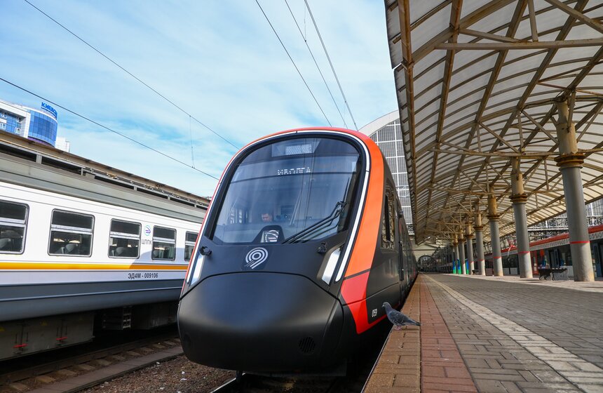 Сотую "Иволгу 4.0" в черном цвете запустили на МЦД-4 14 фото