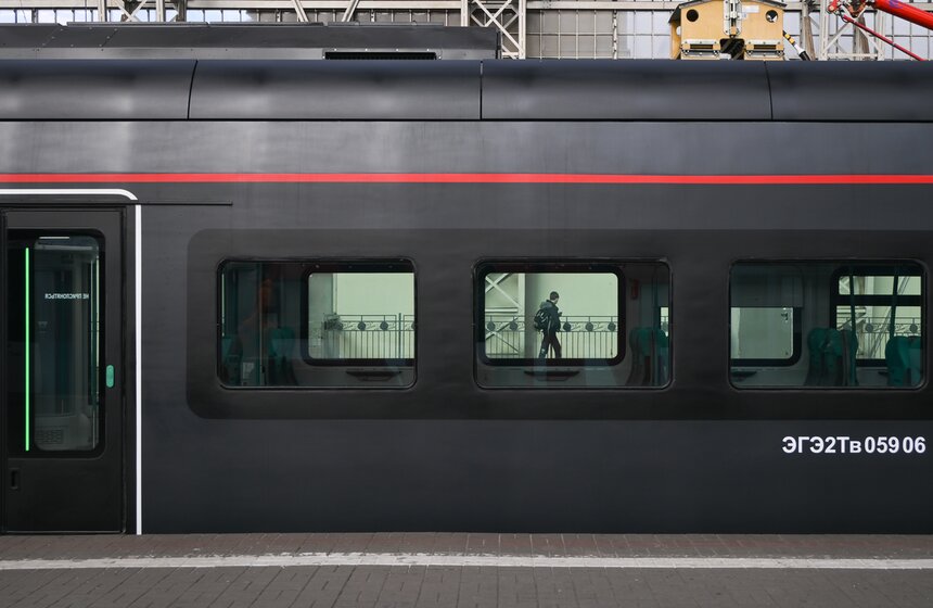 Сотую "Иволгу 4.0" в черном цвете запустили на МЦД-4 6 фото