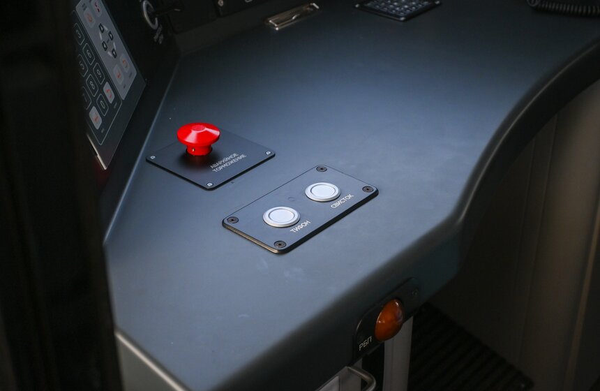 Сотую "Иволгу 4.0" в черном цвете запустили на МЦД-4 11 фото