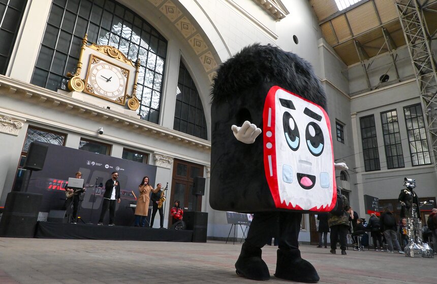 Сотую "Иволгу 4.0" в черном цвете запустили на МЦД-4 2 фото