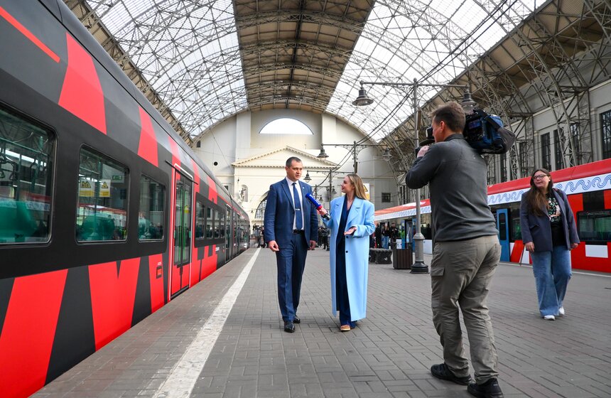 Сотую "Иволгу 4.0" в черном цвете запустили на МЦД-4 15 фото