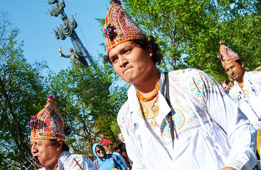 В столице прошел Международный фестиваль шагающих оркестров 23 фото