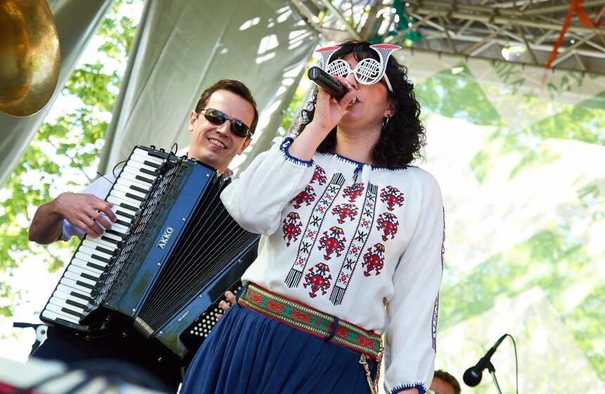 В столице прошел Международный фестиваль шагающих оркестров 20 фото