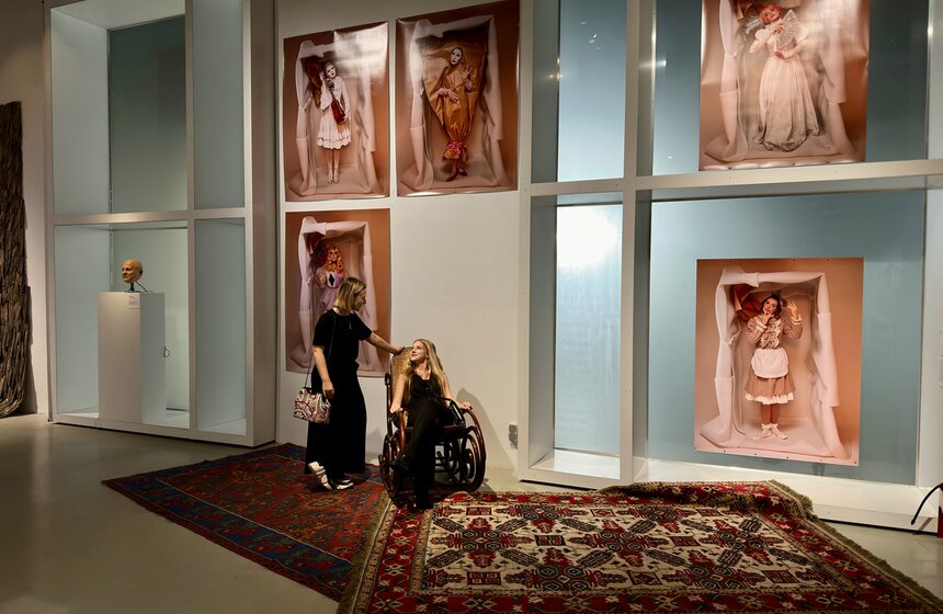 Выставка "Выпуск'25" заработала в "Паркинг Галерее" 21 фото