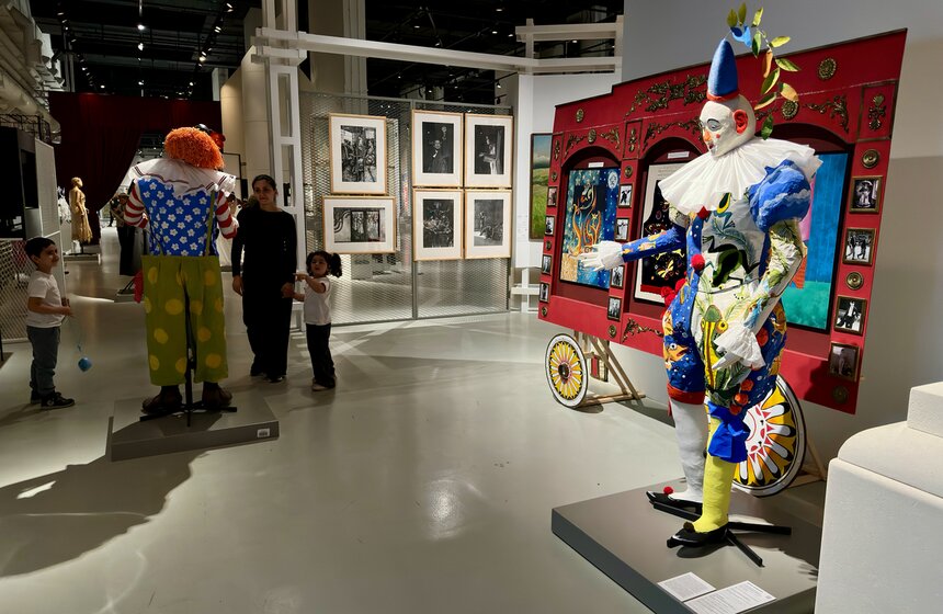 Выставка "Выпуск'25" заработала в "Паркинг Галерее" 11 фото