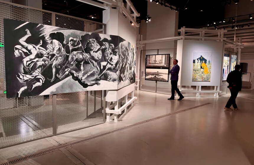 Выставка "Выпуск'25" заработала в "Паркинг Галерее" 23 фото