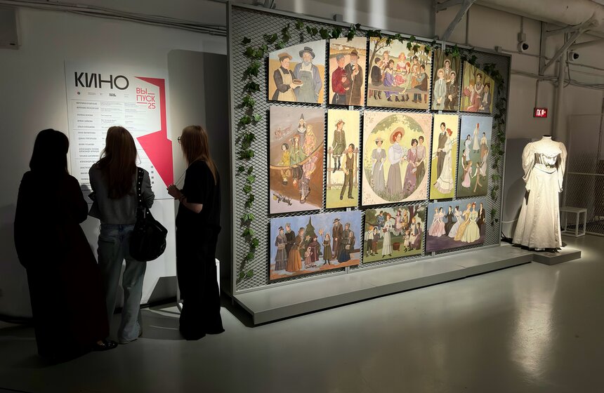 Выставка "Выпуск'25" заработала в "Паркинг Галерее" 7 фото