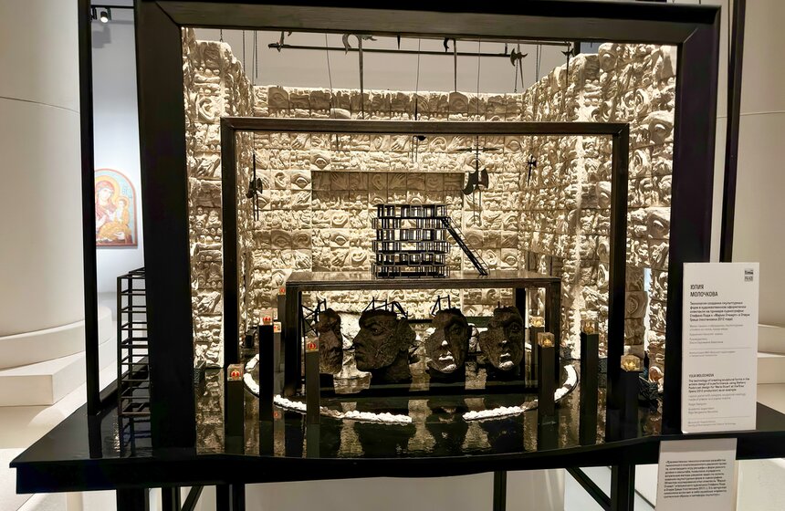 Выставка "Выпуск'25" заработала в "Паркинг Галерее" 4 фото