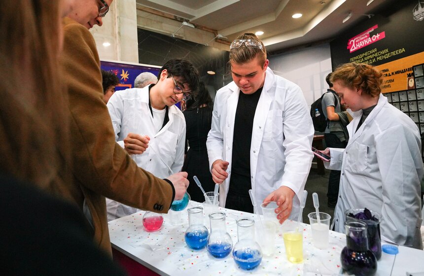 Всероссийский фестиваль "Наука 0+" прошел в Москве 18 фото