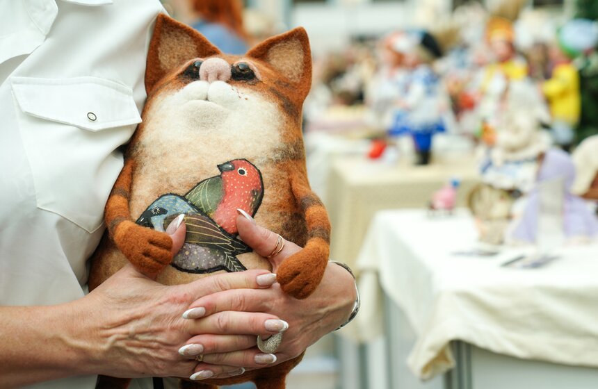 В Гостином Дворе в Москве открылась выставка "Искусство куклы" 23 фото