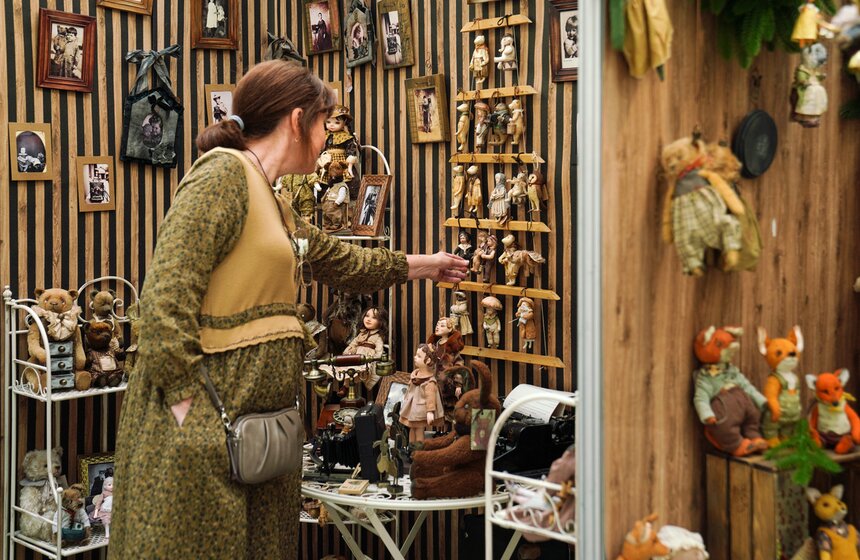 В Гостином Дворе в Москве открылась выставка "Искусство куклы" 29 фото