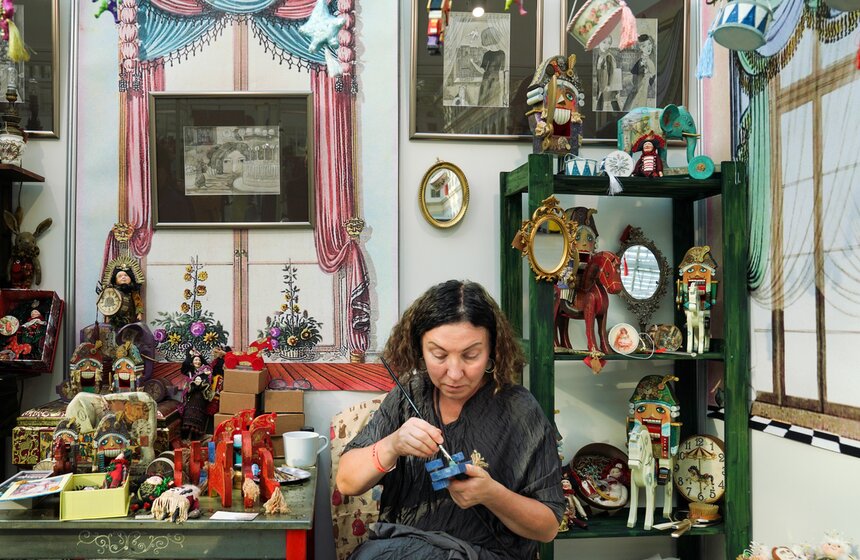 В Гостином Дворе в Москве открылась выставка "Искусство куклы" 31 фото