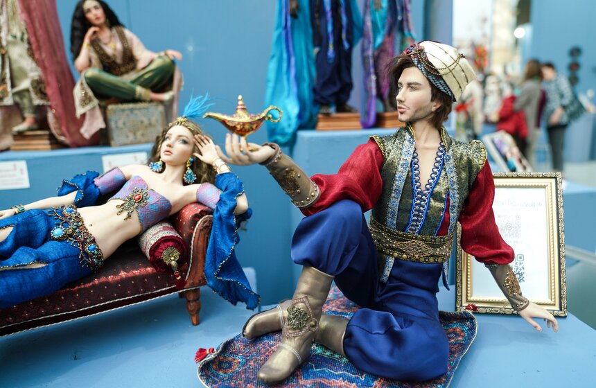 В Гостином Дворе в Москве открылась выставка "Искусство куклы" 33 фото