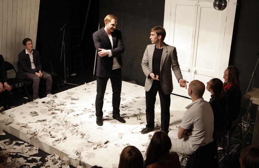 Студенты школы-студии МХАТ сыграли спектакль "Гогольревизор" 6 фото