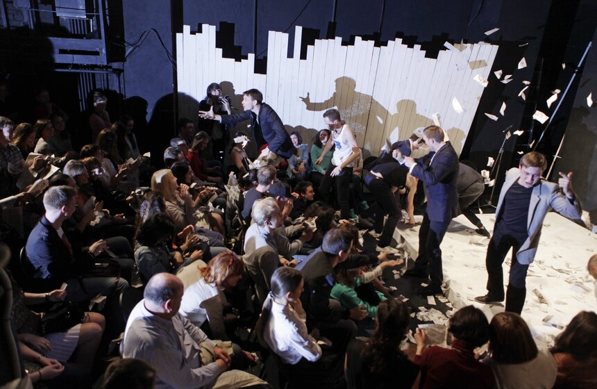 Студенты школы-студии МХАТ сыграли спектакль "Гогольревизор" 5 фото