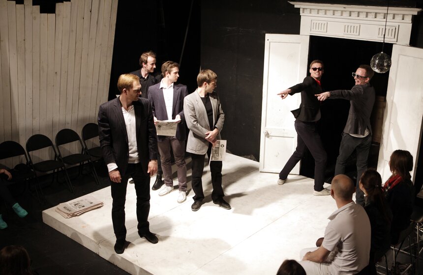 Студенты школы-студии МХАТ сыграли спектакль "Гогольревизор" 4 фото