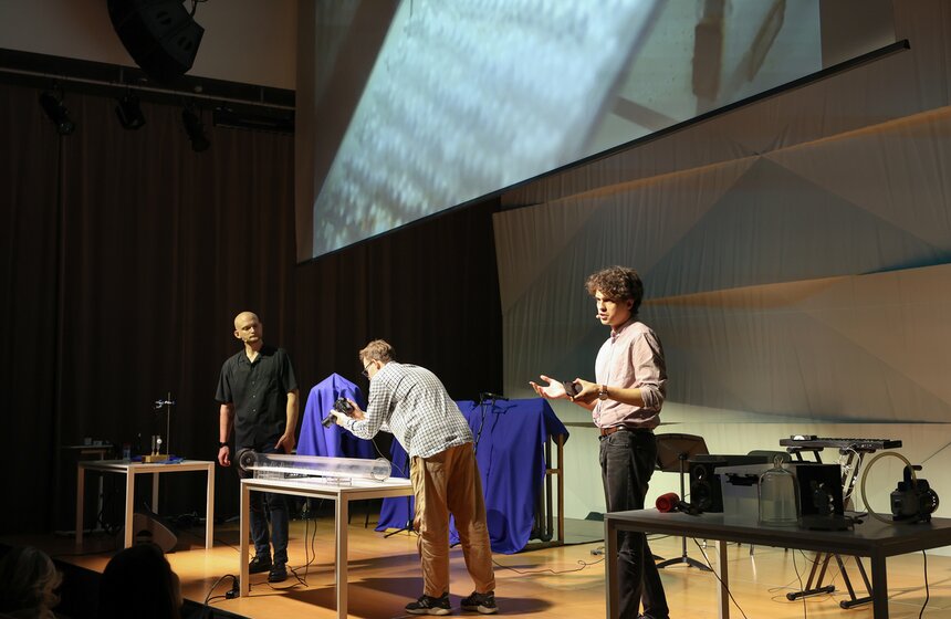 Шоу проекта Wow! How? прошло в концертном зале "Зарядье" 2 фото