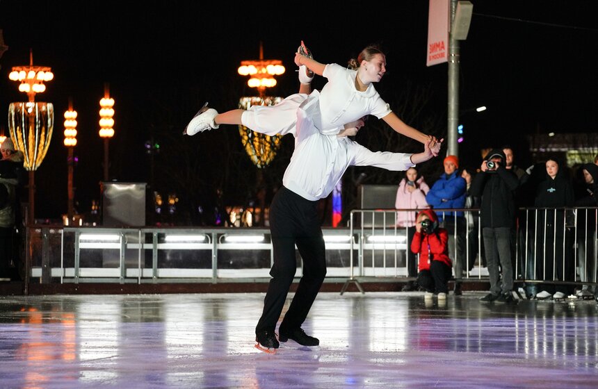 Торжественное открытие катка состоялось на ВДНХ 24 фото