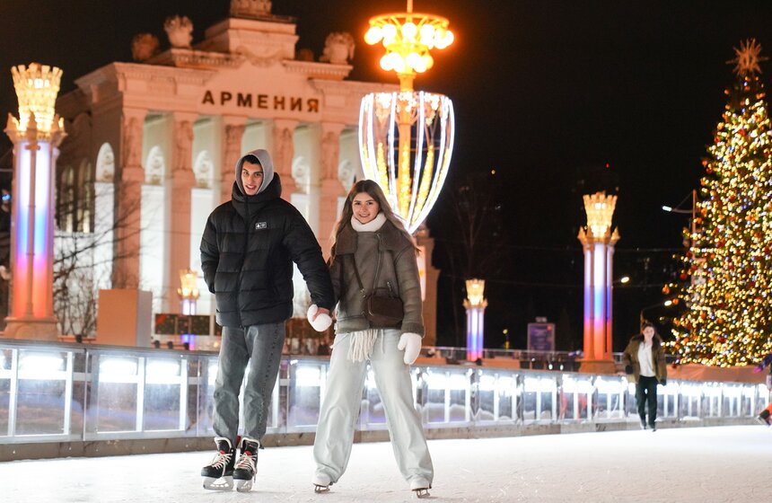 Торжественное открытие катка состоялось на ВДНХ 13 фото