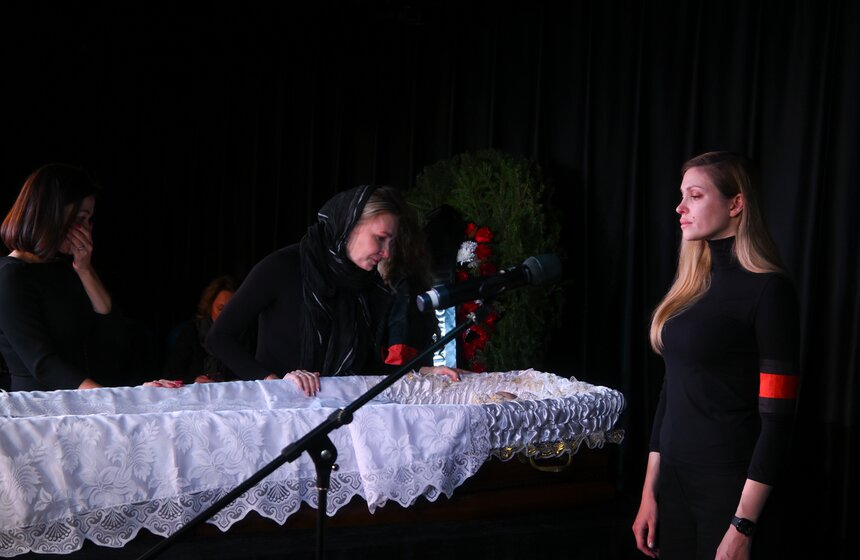 Артиста Всеволода Шиловского похоронили на Троекуровском кладбище 28 фото