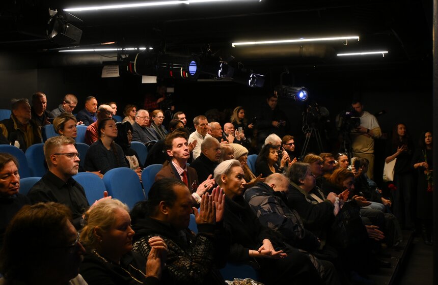 Артиста Всеволода Шиловского похоронили на Троекуровском кладбище 19 фото