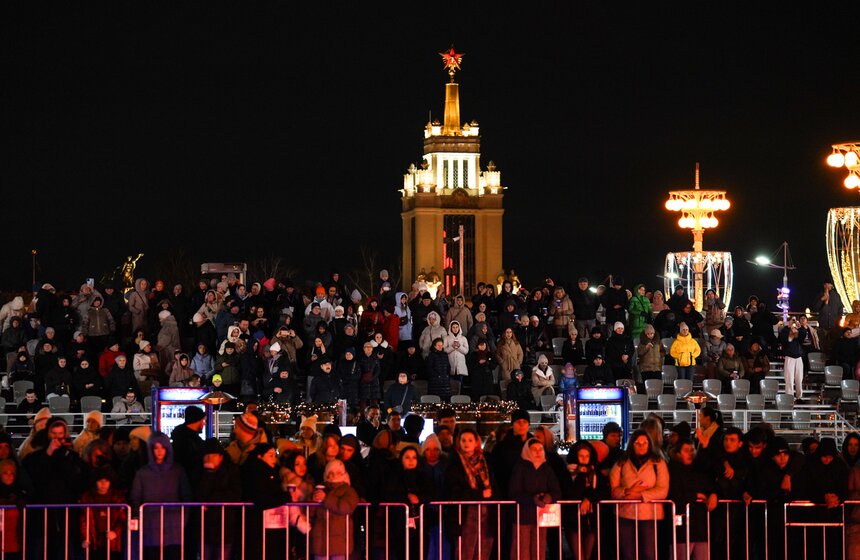 Торжественное открытие катка состоялось на ВДНХ 15 фото