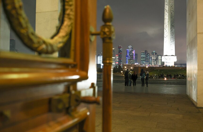 В Москве прошли акции памяти, посвященные Дню Неизвестного Солдата 8 фото