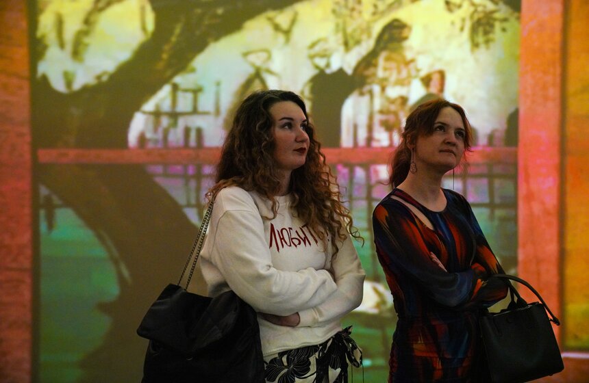 Мультимедийная выставка "Быть Ван Гогом" открылась на ВДНХ 8 фото