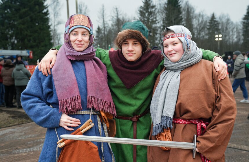 В Подмосковье выбрали и подготовили главную новогоднюю елку для Кремля 3 фото