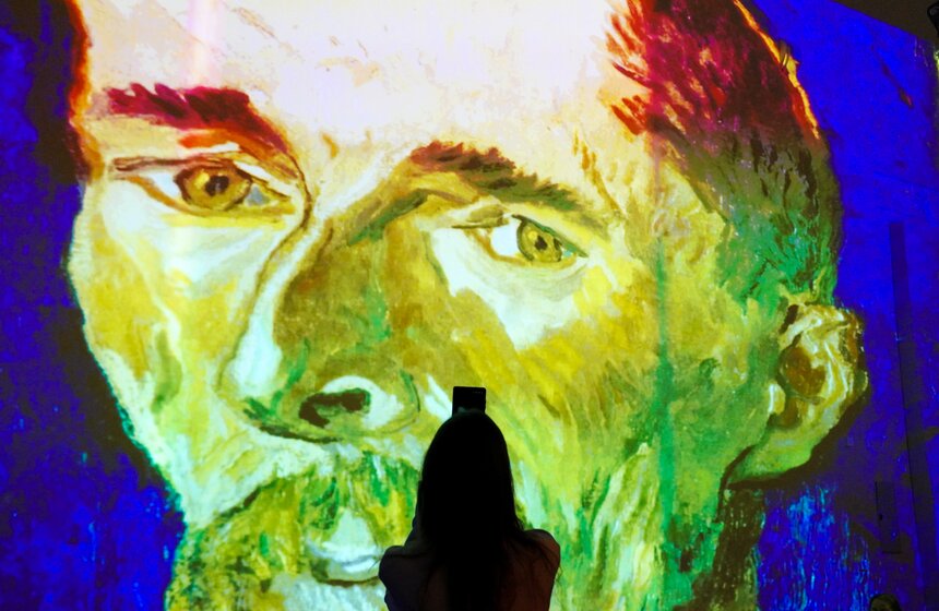 Мультимедийная выставка "Быть Ван Гогом" открылась на ВДНХ 15 фото