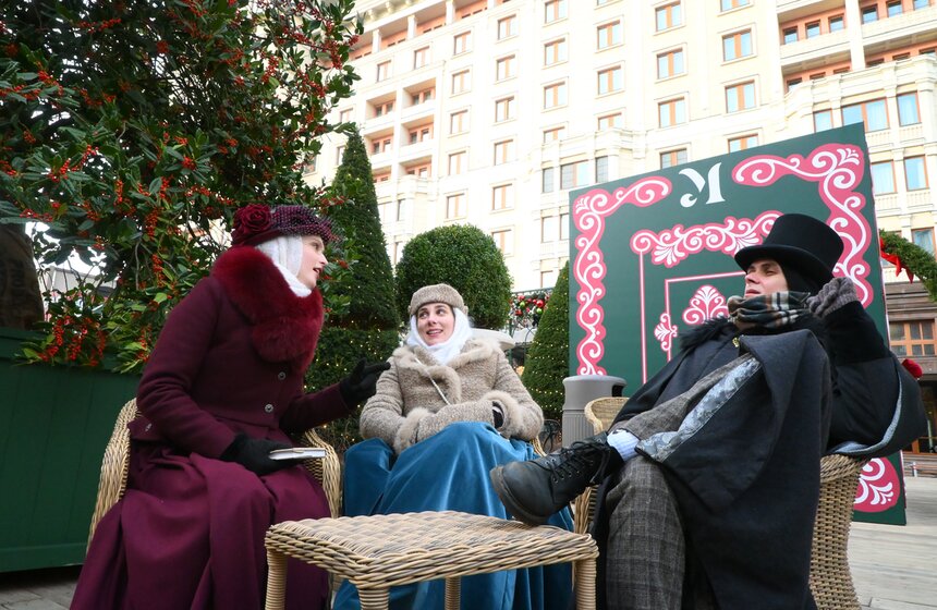 Две интерактивные зоны открылись на Манежной площади в рамках фестиваля "Усадьбы Москвы" 21 фото