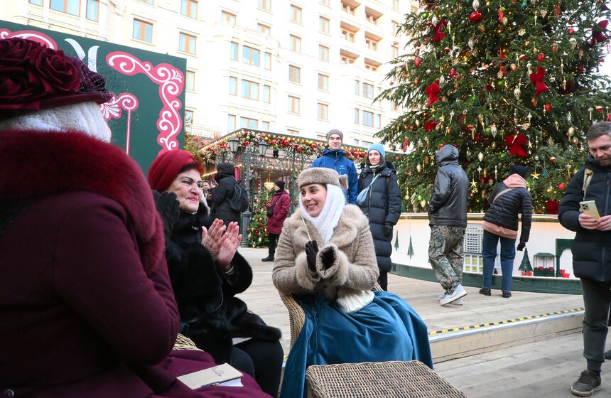 Две интерактивные зоны открылись на Манежной площади в рамках фестиваля "Усадьбы Москвы" 7 фото