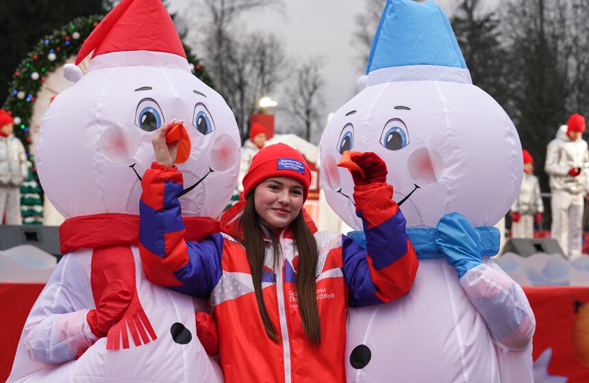 В Подмосковье выбрали и подготовили главную новогоднюю елку для Кремля 4 фото