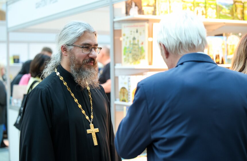 Около 400 изданий представили на Международной книжной ярмарке в Гостином Дворе 5 фото