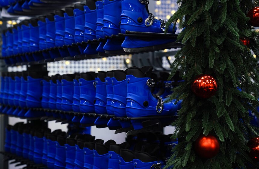 Один из самых длинных линейных катков в России открылся в "Коломенском" 2 фото