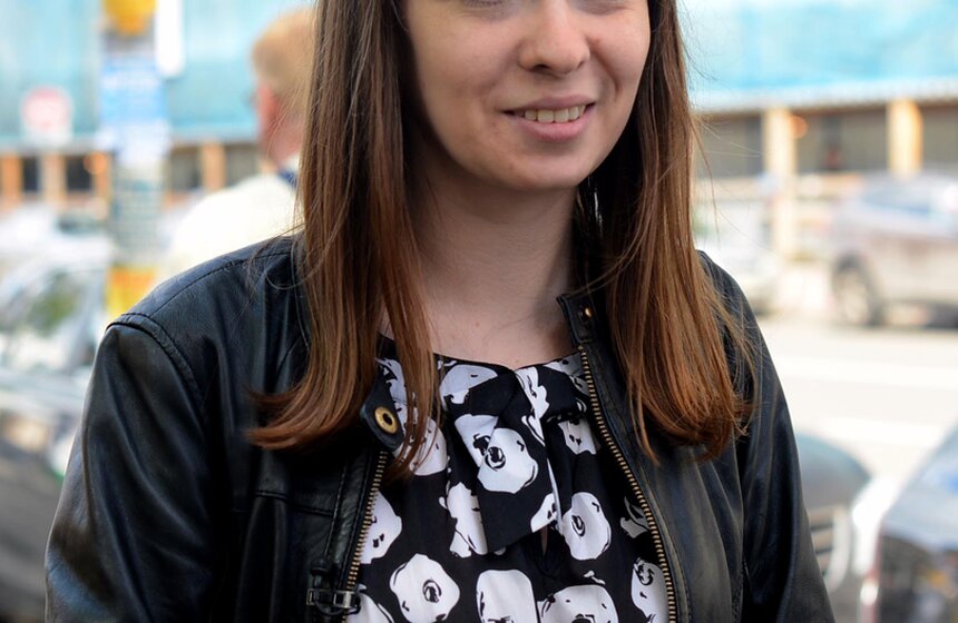 Стену дома на Мясницкой украсили социальным мото-граффити 9 фото