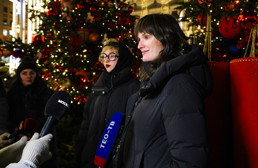 Выставка дизайнерских елей открылась в Москве 2 фото