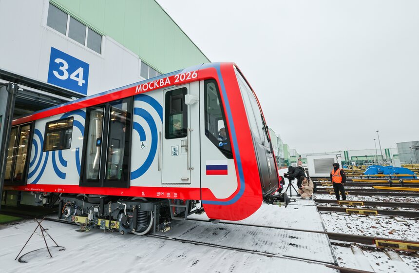На Замоскворецкую линию метро вышел состав серии "Москва-2026" 15 фото