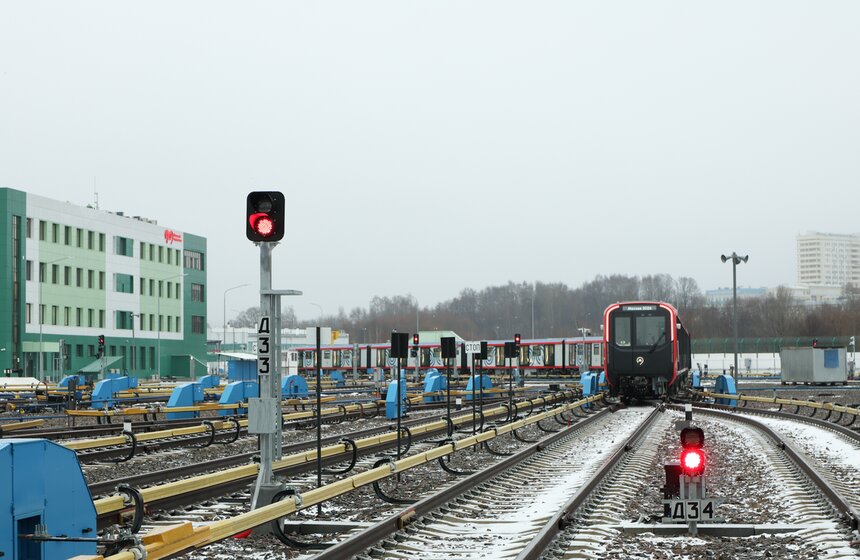 На Замоскворецкую линию метро вышел состав серии "Москва-2026" 17 фото