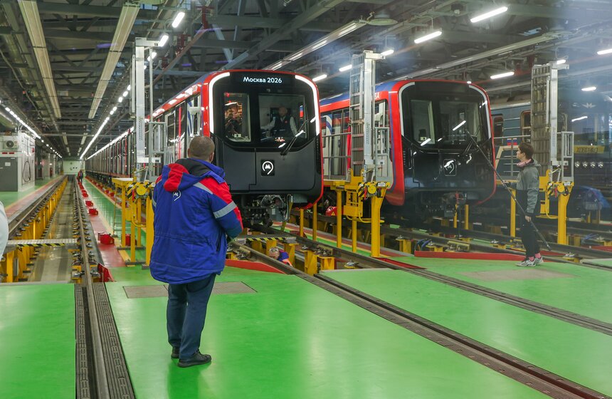 На Замоскворецкую линию метро вышел состав серии "Москва-2026" 12 фото