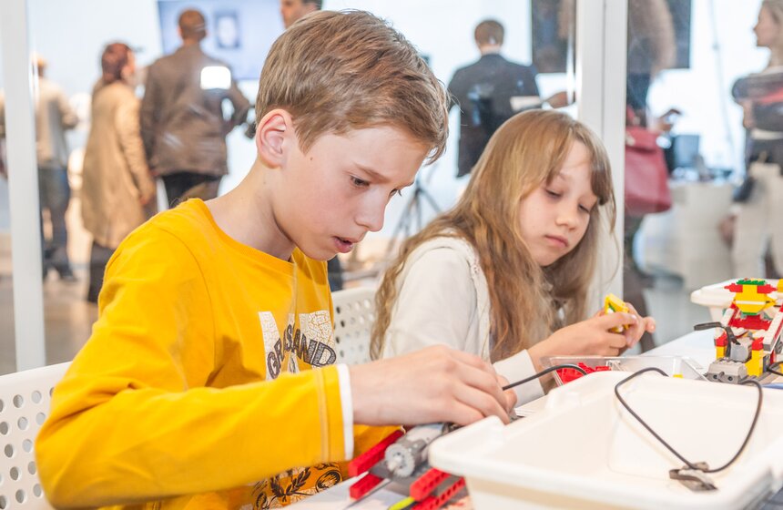 В Москве проходит международный "Бал роботов" 2 фото